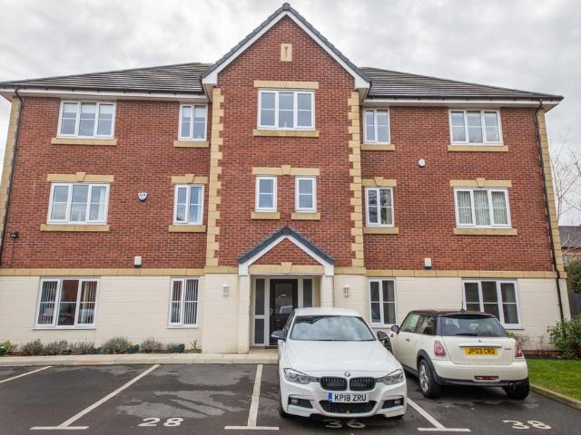 Flat for sale in Wargrave, Newton-le-willows