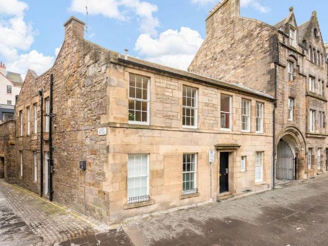 Flat for sale in Old Town, Scotland
