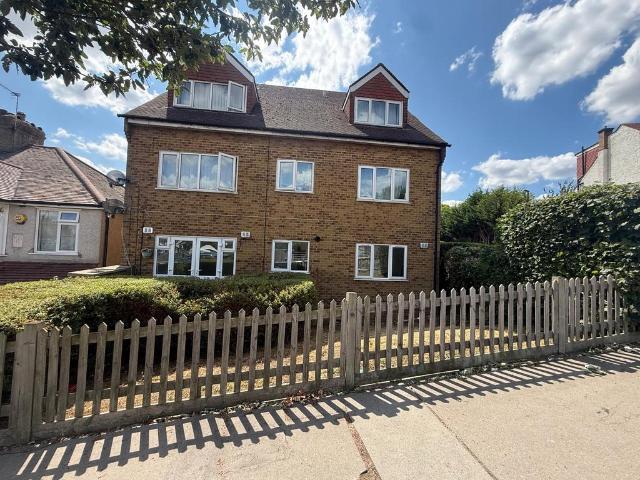 Flat for sale in London Borough of Croydon, South Norwood