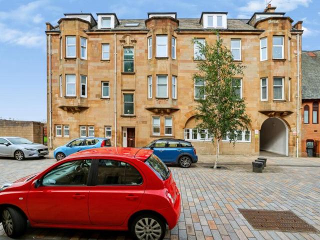 Flat for sale in Kilbowie, Clydebank