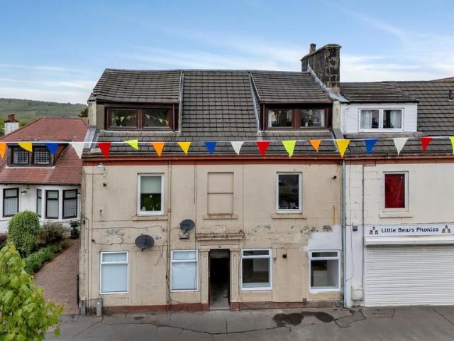 Flat for sale in Neilston, Scotland