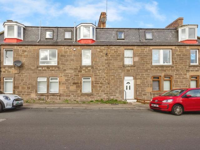 Flat for sale in Inverbervie, Scotland