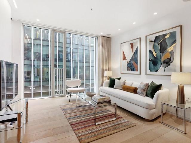 Flat for sale in Victoria, Greater London