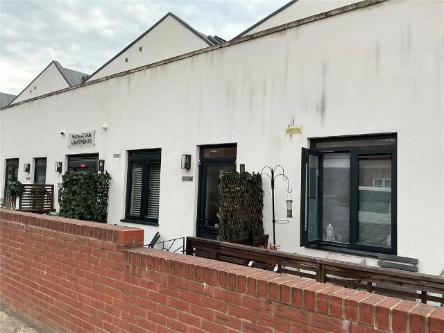 Flat for sale in Hale End, Greater London
