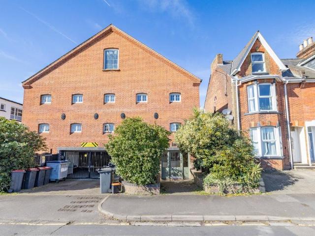 Flat for sale in St. Mildred's, The Bridge