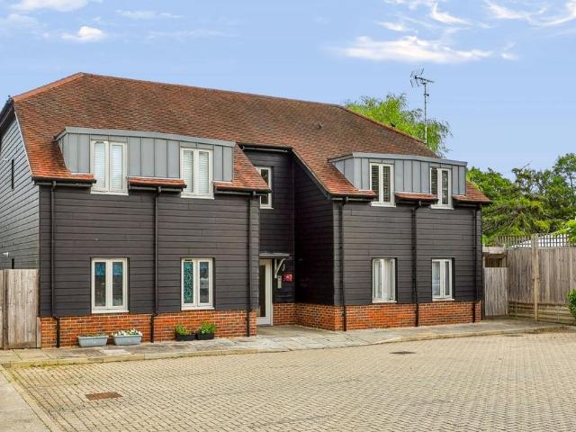 Flat for sale in Chailey, Iford