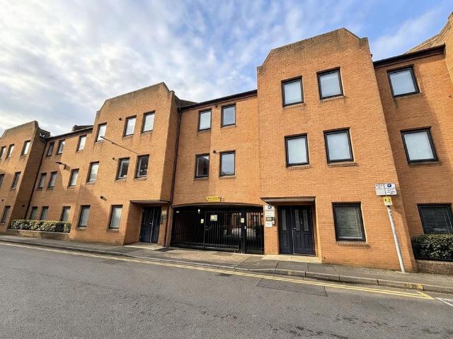 Flat for sale in Millfield, Peterborough