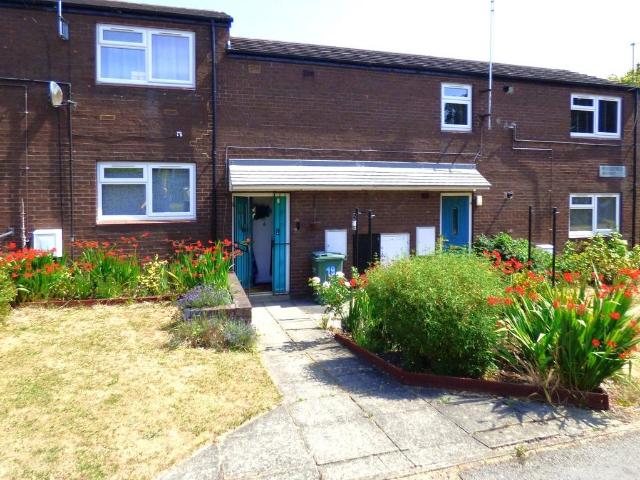 Flat for sale in Pudsey, West Yorkshire