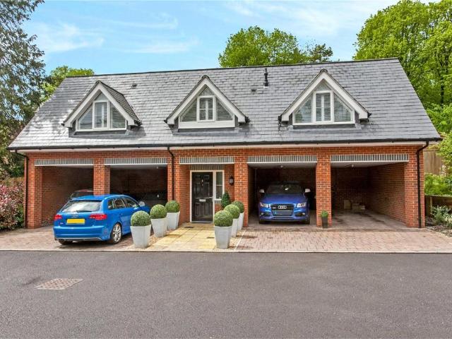 Flat for sale in Hampshire