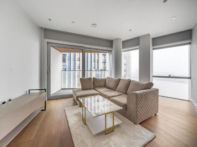 Flat for sale in Greenwich Peninsula, Greater London