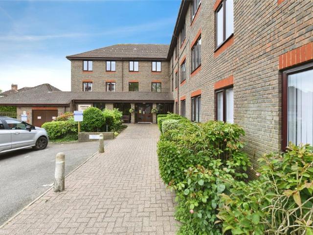Flat for sale in Navestock Side, Essex