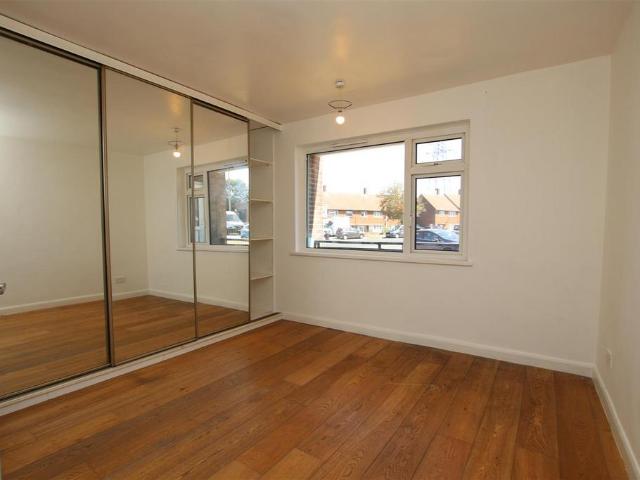 Flat for sale in Monks Orchard, Kent