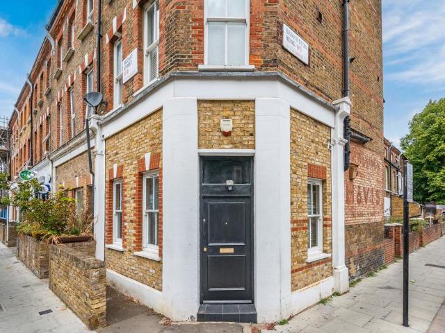 Flat for sale in Kensal Town, Greater London