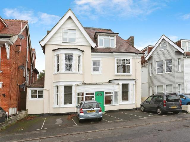 Flat for sale in Boscombe, Bournemouth