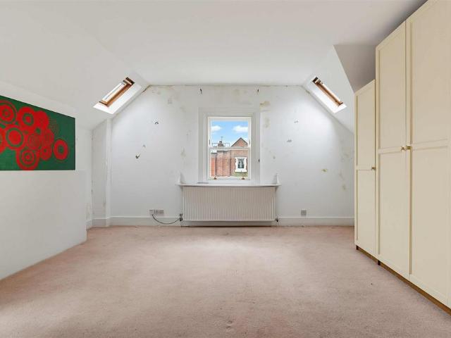 Flat for sale in London Borough of Hammersmith and Fulham, Greater London