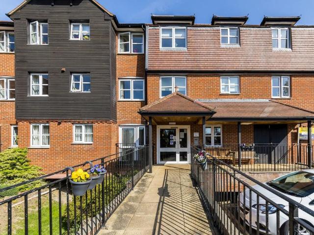 Flat for sale in Caldecott, Dromore