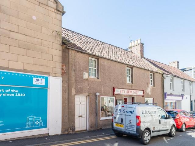 Flat for sale in Westfield, Cupar