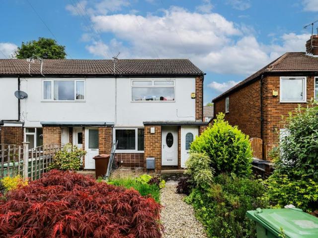 Flat for sale in Horsforth, West Yorkshire