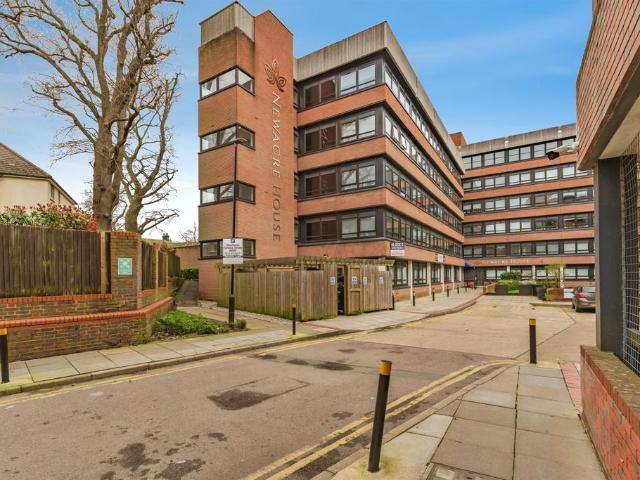 Flat for sale in Blackwell, Perryfields