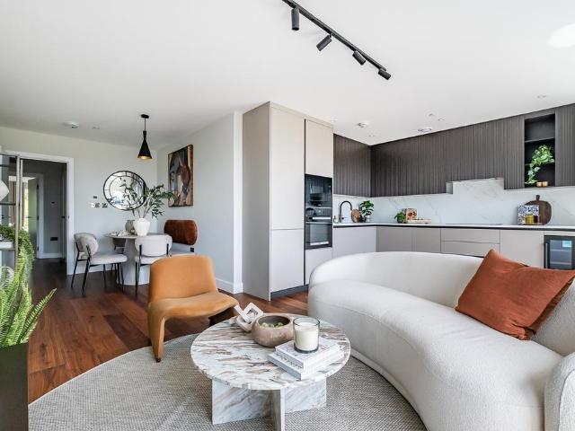Flat for sale in West Hampstead, Greater London