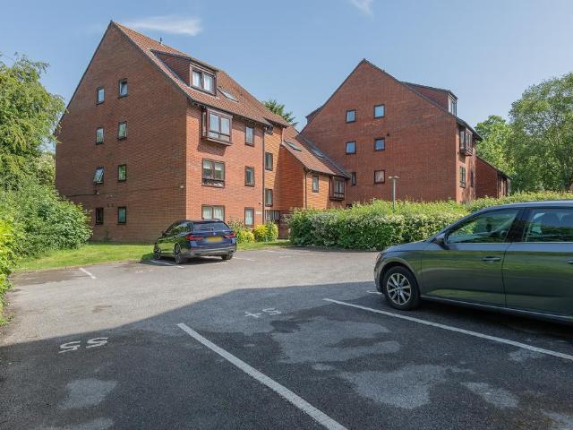 Flat for sale in Kings Norton, West Midlands