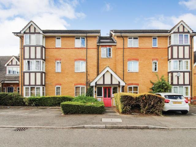 Flat for sale in Cauldwell, Bedford