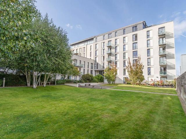 Flat for sale in Cardiff City Centre, Cardiff