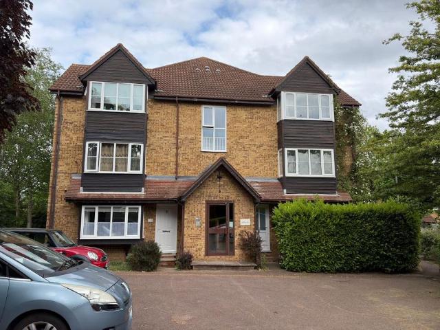 Flat for sale in Colindale, Greater London