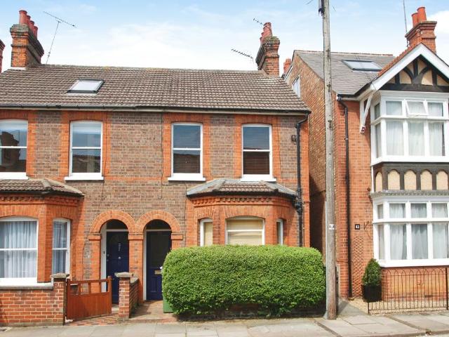 Flat for sale in St Albans, Five Acres