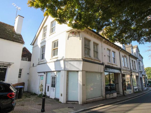 Flat for sale in Perryfields, West Sussex