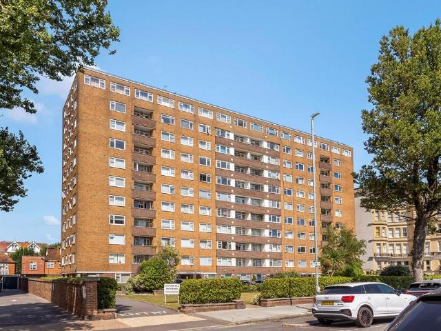 Flat for sale in Aldrington