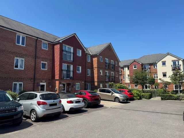 Flat for sale in Folkestone