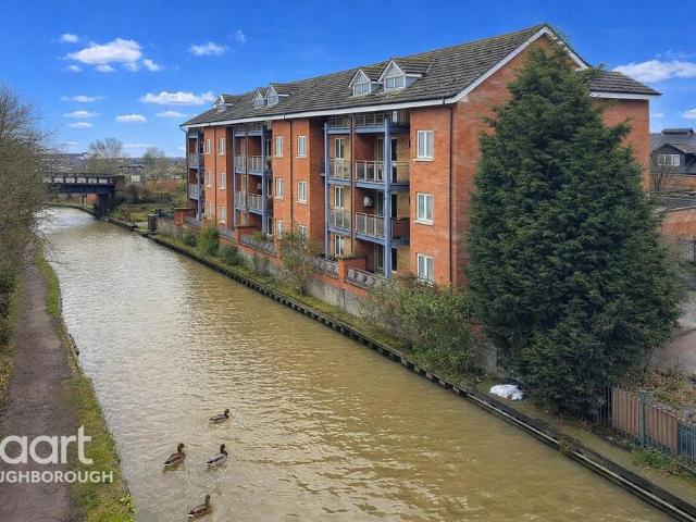 Flat for sale in Elmfield, Leicestershire