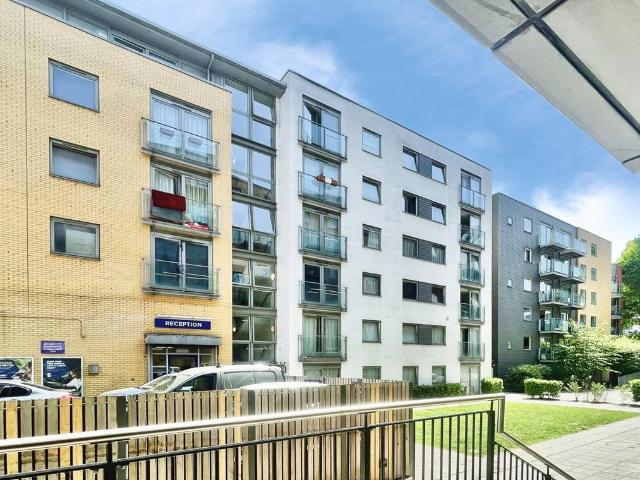 Flat for sale in Greater London