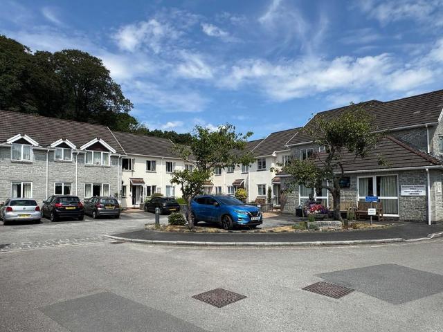 Flat for sale in Weir Quay, Devon