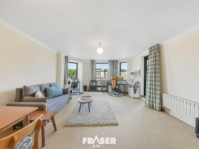 Flat for sale in Nine Elms, Greater London