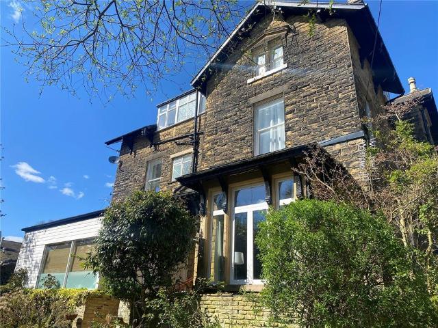 Flat for sale in Roundhay, West Yorkshire
