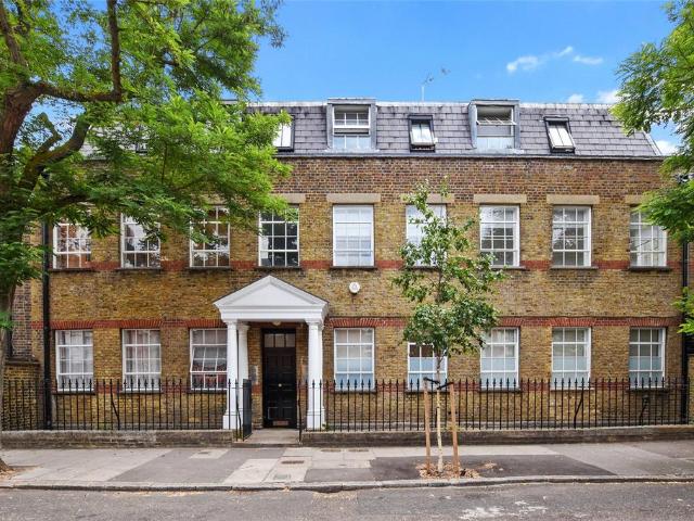 Flat for sale in Old Ford, Greater London