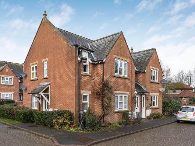 Flat for sale in Welwyn, Fretherne