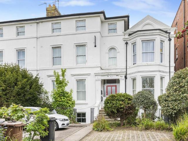 Flat for sale in Widmore, Greater London