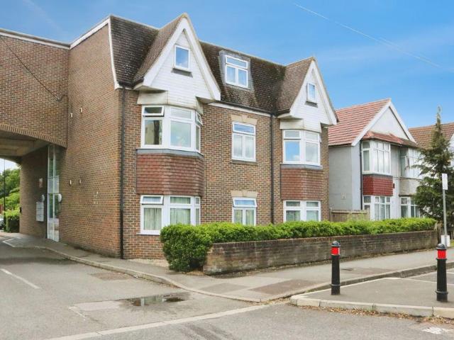 Flat for sale in Colnbrook with Poyle, Slough