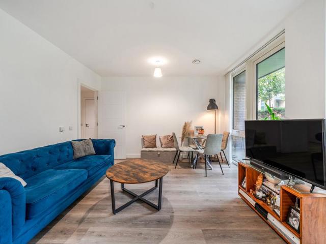 Flat for sale in Hammersmith, Greater London