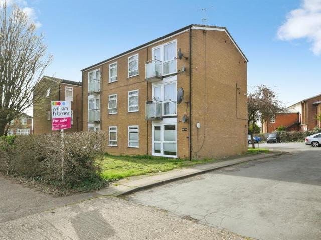 Flat for sale in Fretherne, Hertfordshire