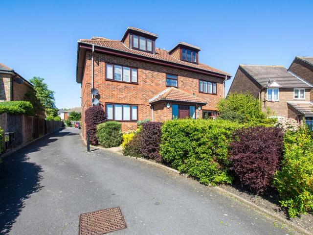 Flat for sale in Blendon, Greater London