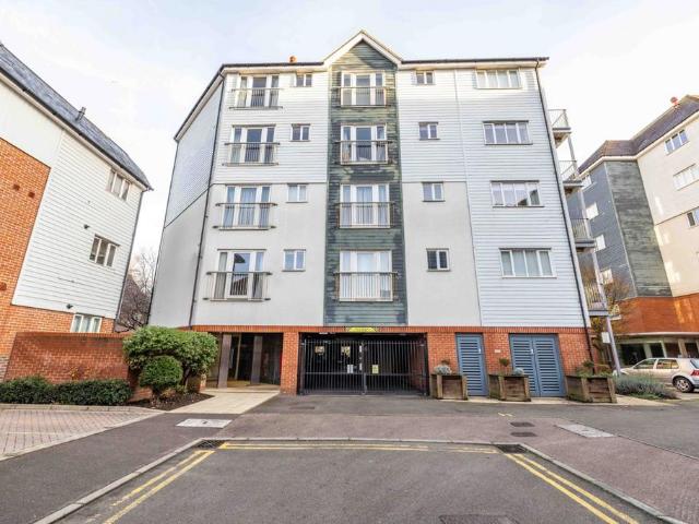 Flat for sale in Barracks, The Bridge