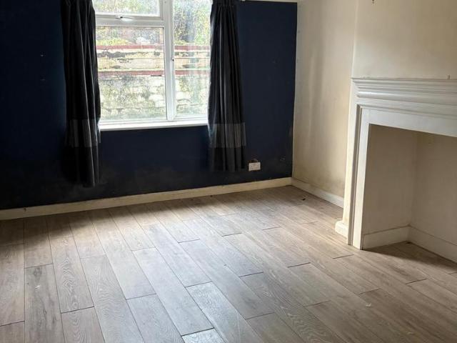 Flat for sale in Quarrendon, Aylesbury
