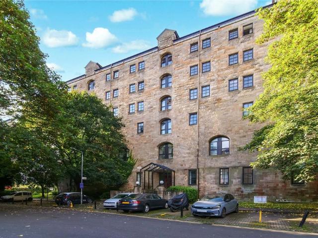 Flat for sale in Merchant City, Scotland