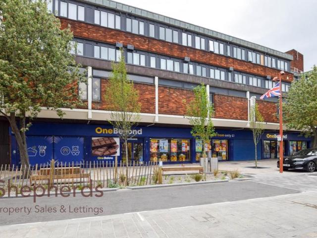 Flat for sale in Waltham Cross, Broxbourne