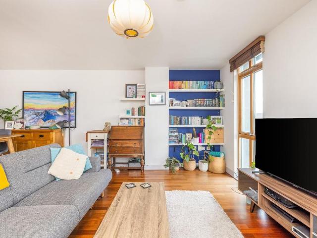 Flat for sale in Broadmead, Feckenham