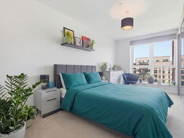 Flat for sale in Upper Walthamstow, Greater London